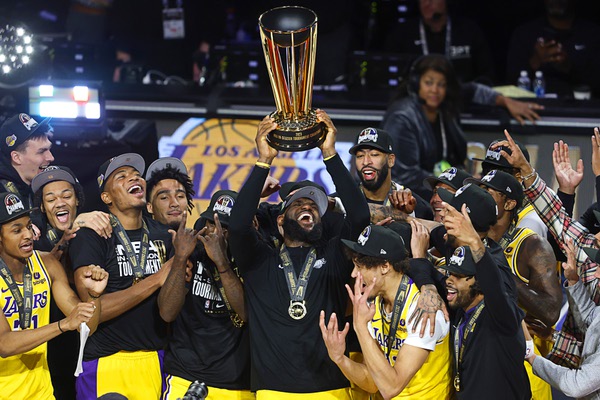 Bums Navigating the Playoff Race: Insights and Predictions for the Stretch Run